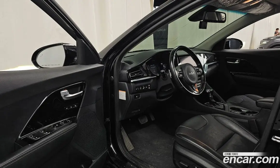 Kia Niro 2021 1.6 автомат (гидро), фото 13