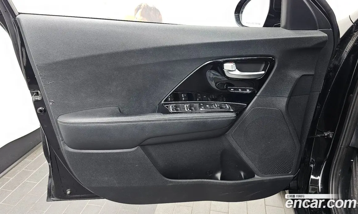 Kia Niro 2021 1.6 автомат (гидро), фото 14