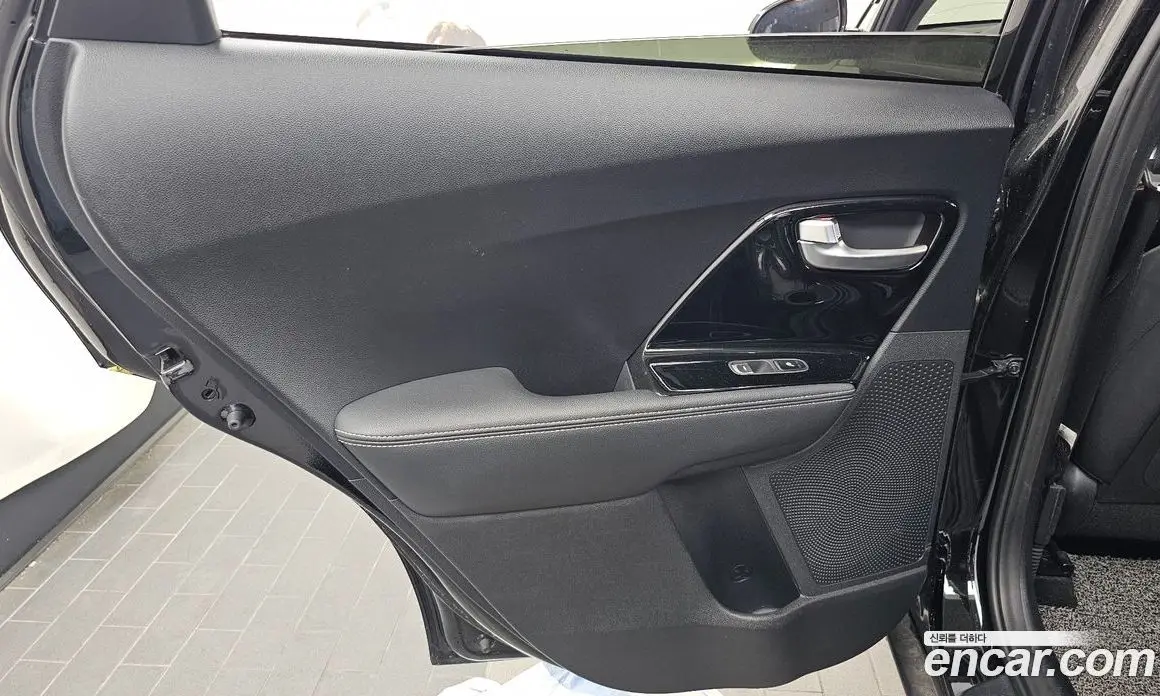 Kia Niro 2021 1.6 автомат (гидро), фото 15
