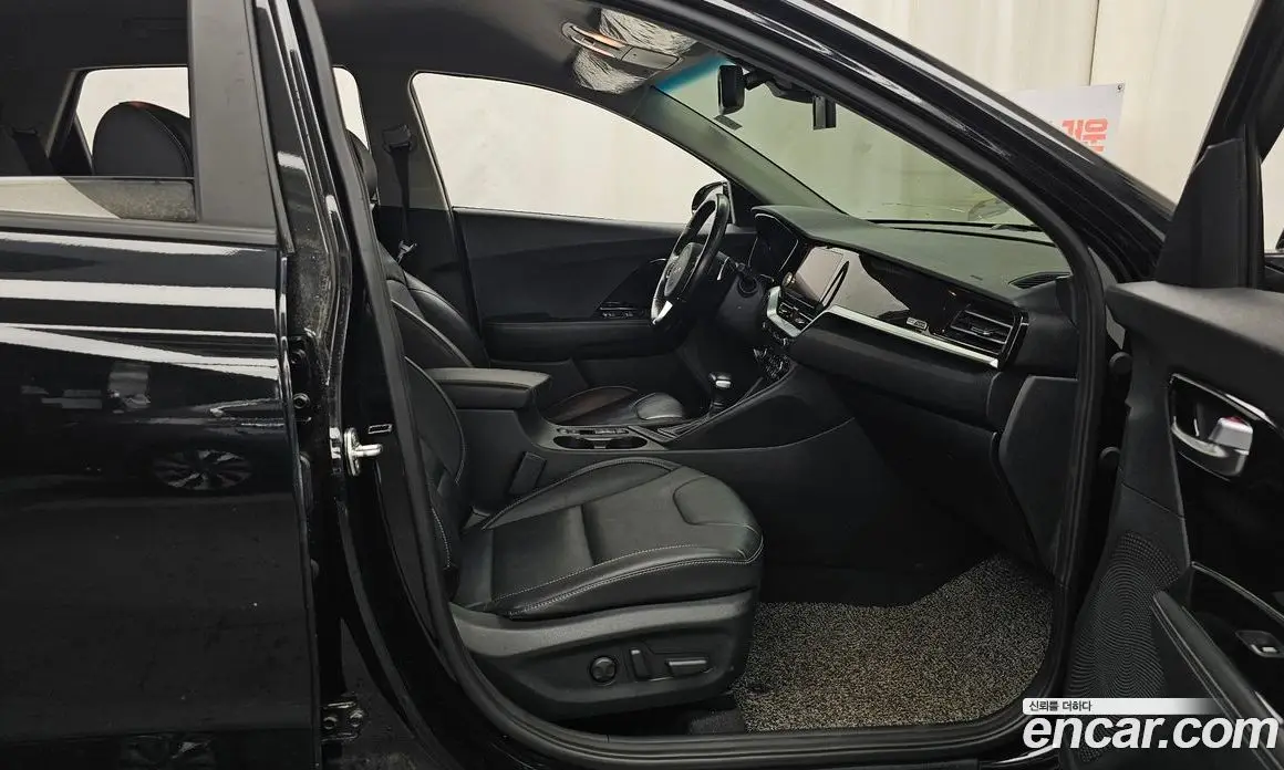 Kia Niro 2021 1.6 автомат (гидро), фото 17