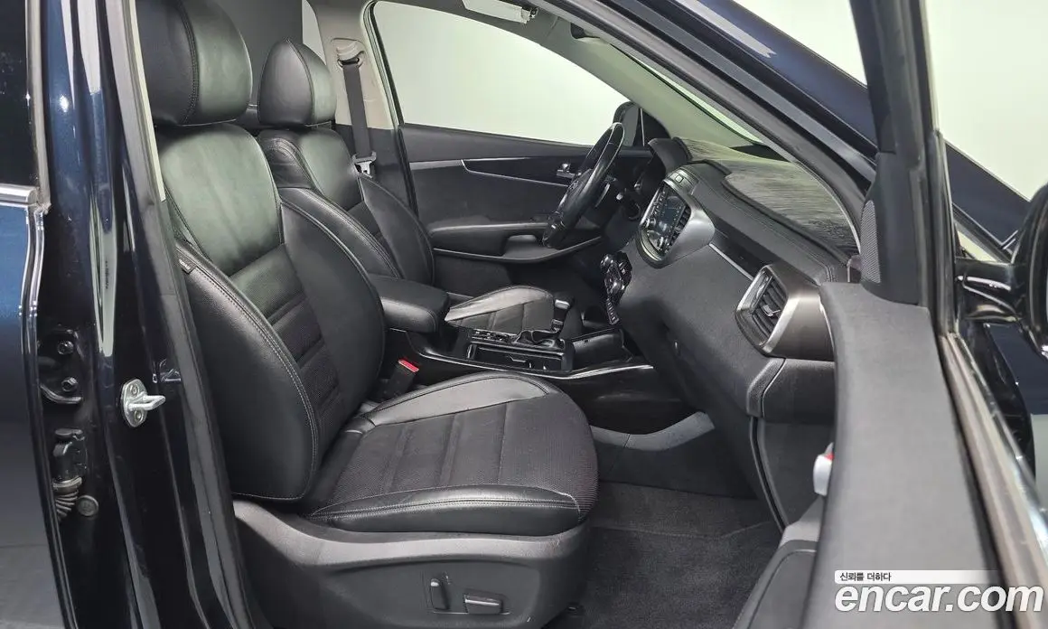 Kia Sorento 2017 2.2 автомат (гидро), фото 10 Kia Sorento 2017 2.2 автомат (гидро), фото 10