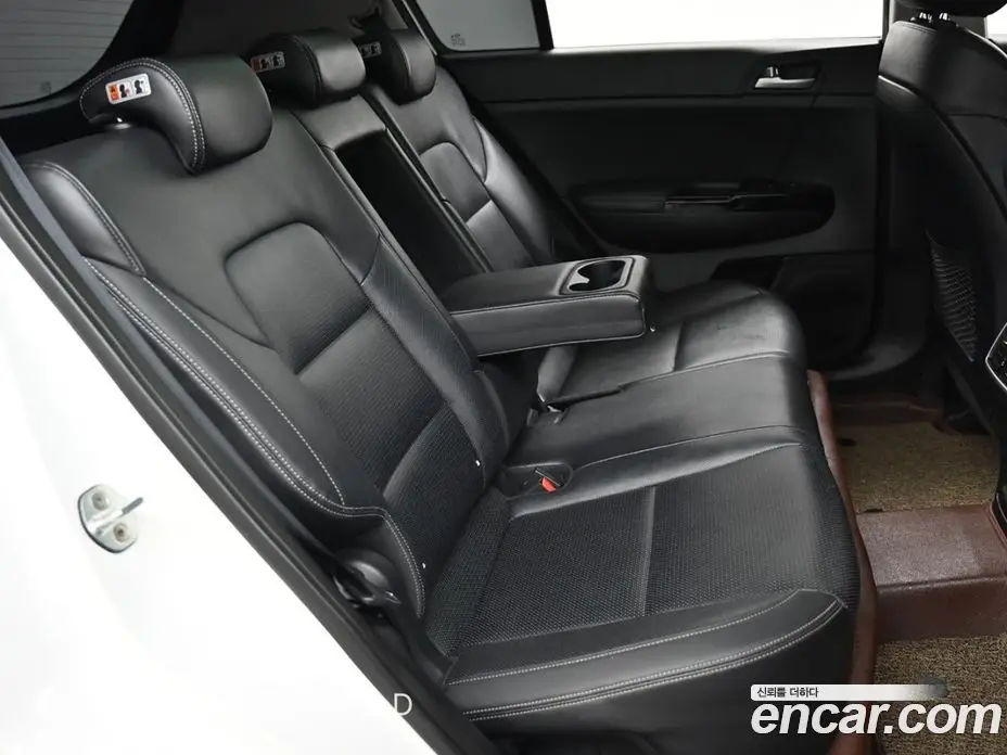 Kia Sportage 2016 2.0 автомат (гидро), фото 12