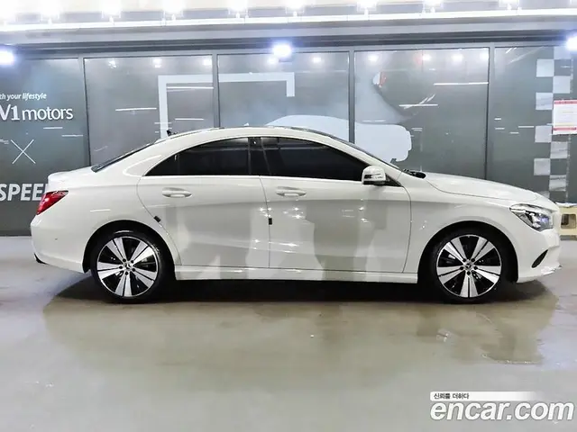 Mercedes-Benz CLA-Class 2017 2.0 автомат (гидро), миниатюра 3 Mercedes-Benz CLA-Class 2017 2.0 автомат (гидро), миниатюра 3