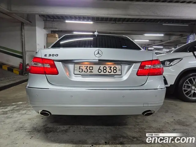 Mercedes-Benz E-Class 2011 3.5 автомат (гидро), миниатюра 4