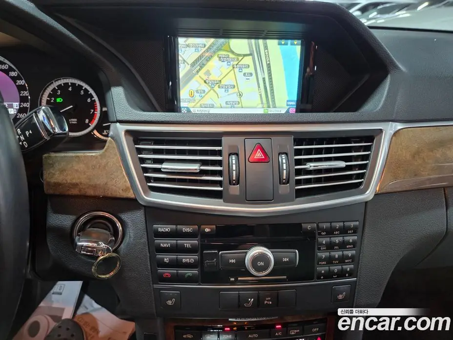 Mercedes-Benz E-Class 2011 3.5 автомат (гидро), фото 7