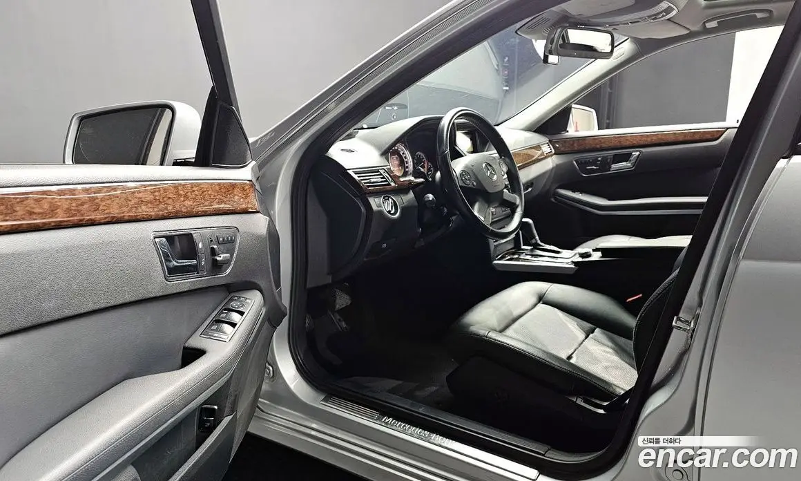 Mercedes-Benz E-Class 2011 1.8 автомат (гидро), фото 12