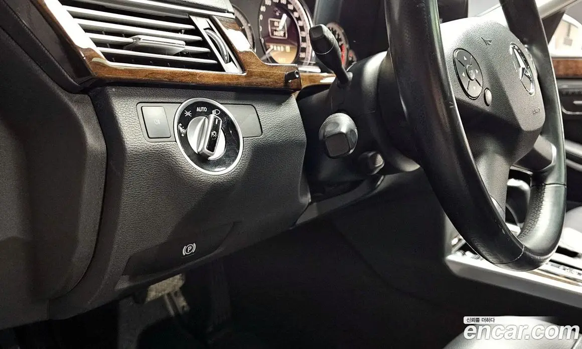 Mercedes-Benz E-Class 2011 1.8 автомат (гидро), фото 14