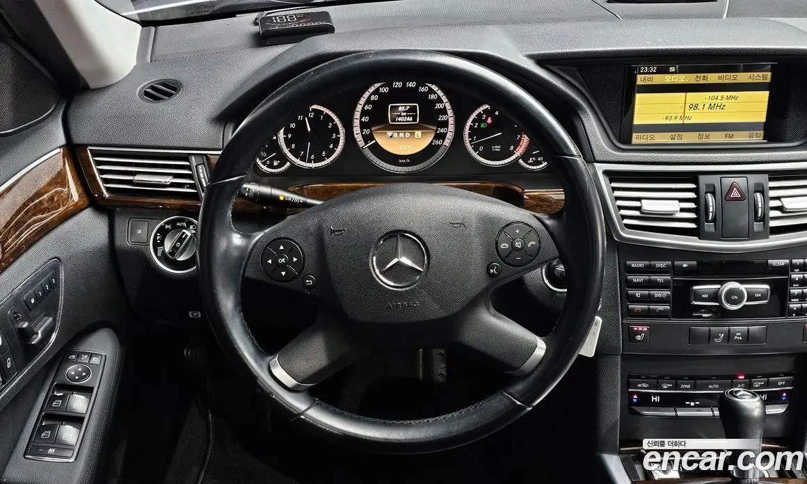 Mercedes-Benz E-Class 2011 1.8 автомат (гидро), фото 15