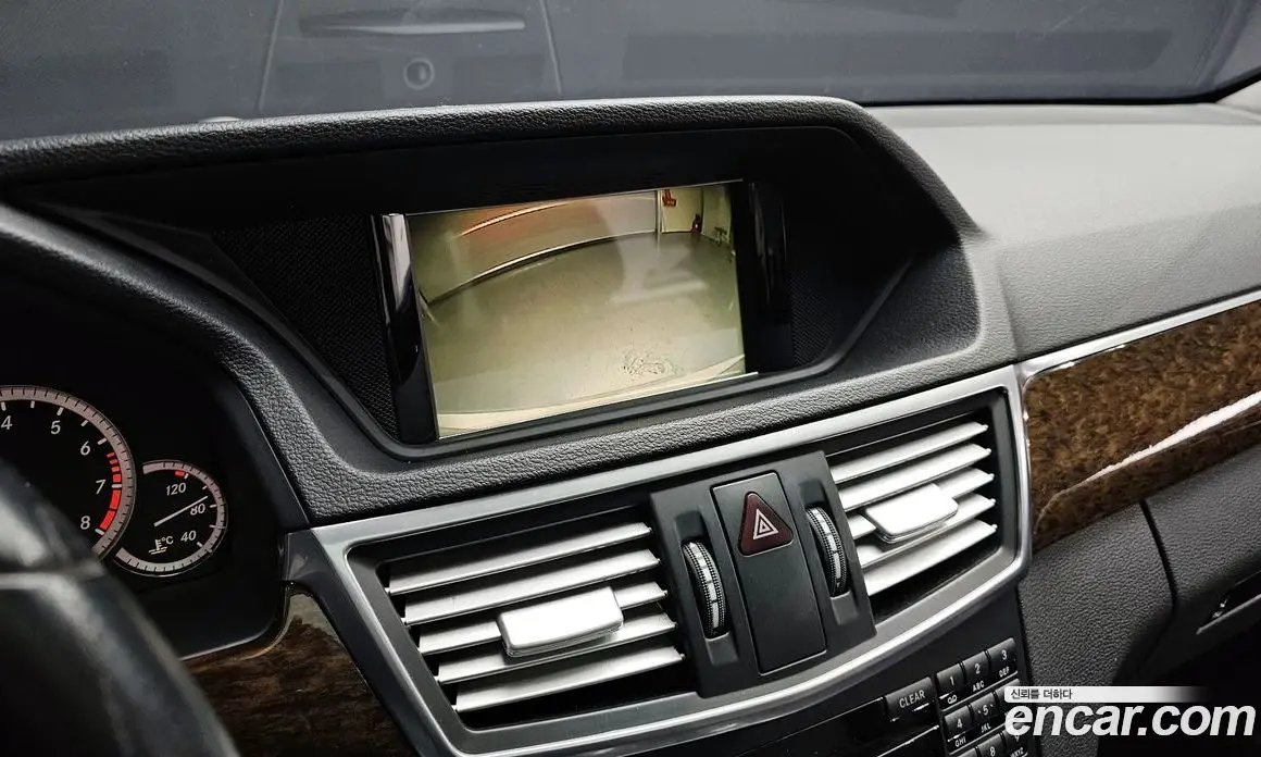 Mercedes-Benz E-Class 2011 1.8 автомат (гидро), фото 17