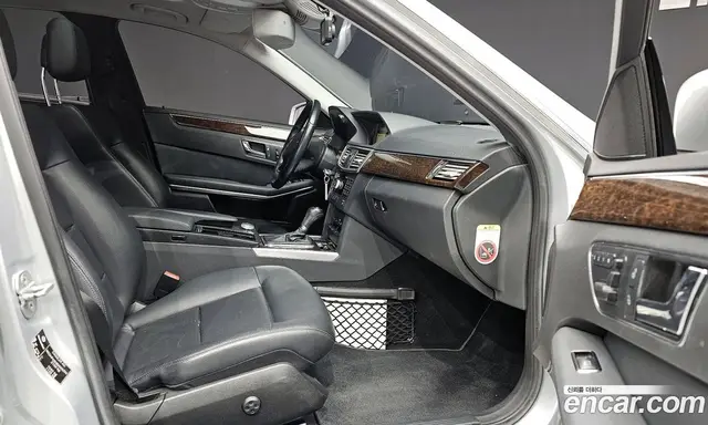 Mercedes-Benz E-Class 2011 1.8 автомат (гидро), миниатюра 10