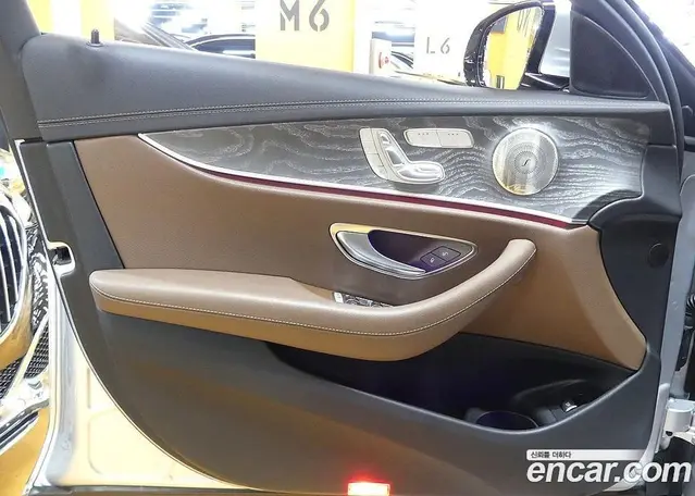 Mercedes-Benz E-Class 2022 2.0 автомат (гидро), миниатюра 12