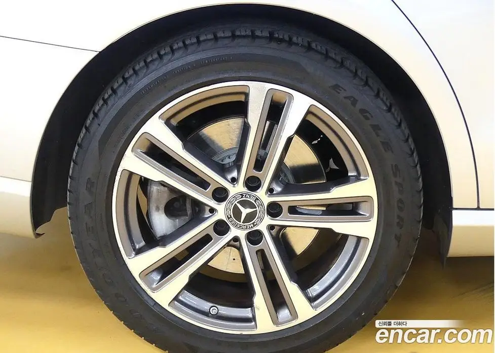 Mercedes-Benz E-Class 2022 2.0 автомат (гидро), фото 5