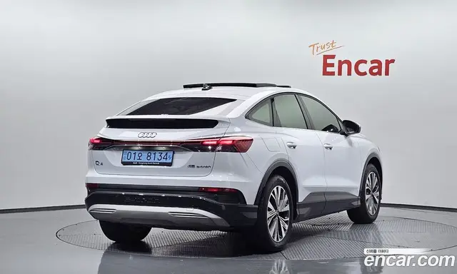 Audi Q4 e-tron, 2025, 18 913 км