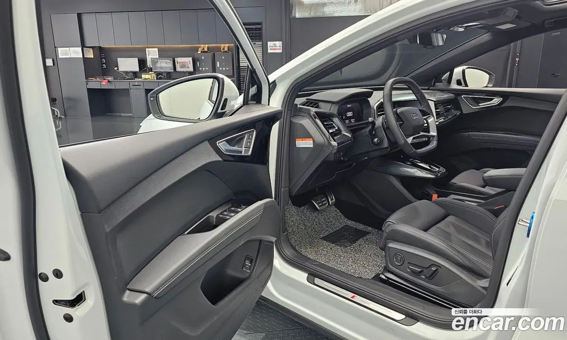 Audi Q4 e-tron 2025 0.2 автомат (гидро), фото 12 Audi Q4 e-tron 2025 0.2 автомат (гидро), фото 12