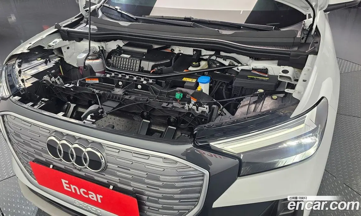 Audi Q4 e-tron 2025 0.2 автомат (гидро), фото 5 Audi Q4 e-tron 2025 0.2 автомат (гидро), фото 5