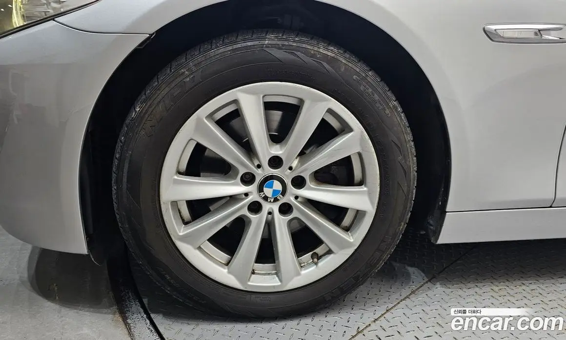 BMW 5 серия 2011 2.0 автомат (гидро), фото 5
