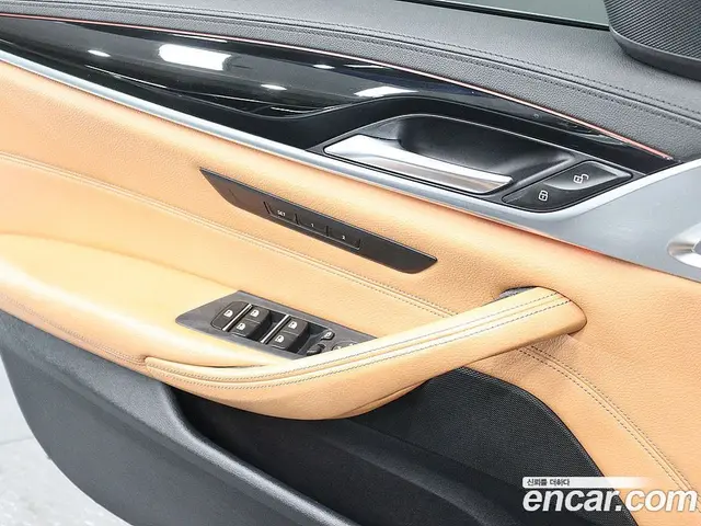 BMW 5 серия 2018 2.0 автомат (гидро), миниатюра 10