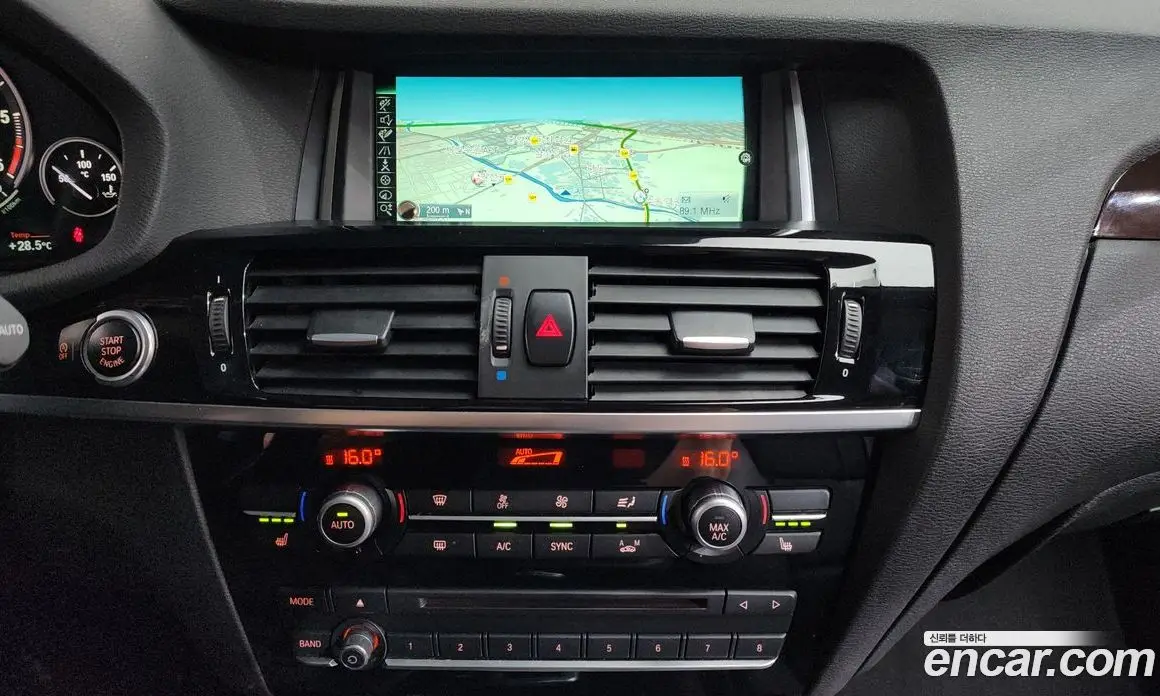 BMW X3 2015 2.0 автомат (гидро), фото 13