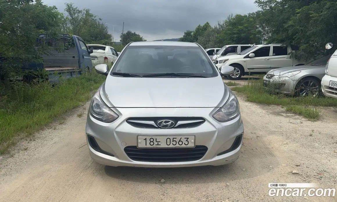 Hyundai Accent 2012 1.6 автомат (гидро), фото 1