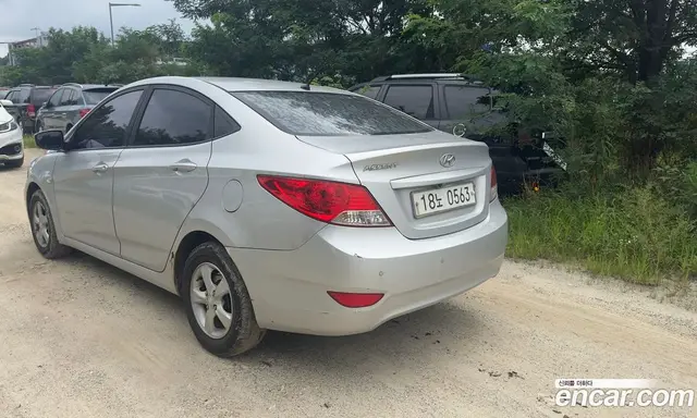 Hyundai Accent 2012 1.6 автомат (гидро), миниатюра 3