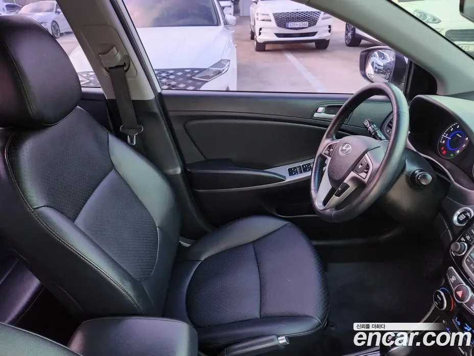 Hyundai Accent 2015 1.6 автомат (гидро), фото 15