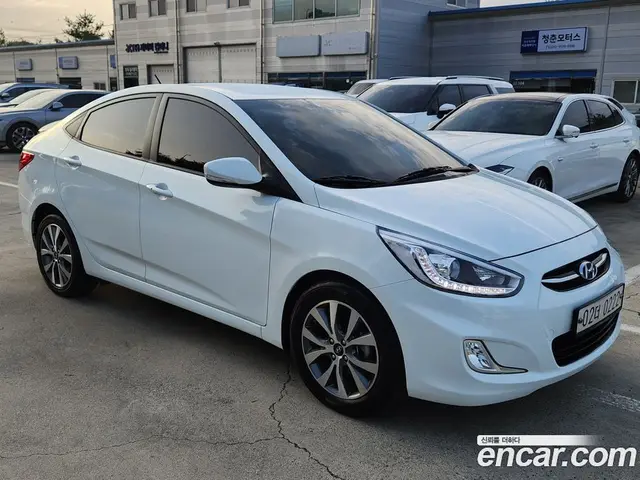 Hyundai Accent 2015 1.6 автомат (гидро), миниатюра 3