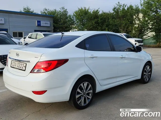 Hyundai Accent 2015 1.6 автомат (гидро), миниатюра 5