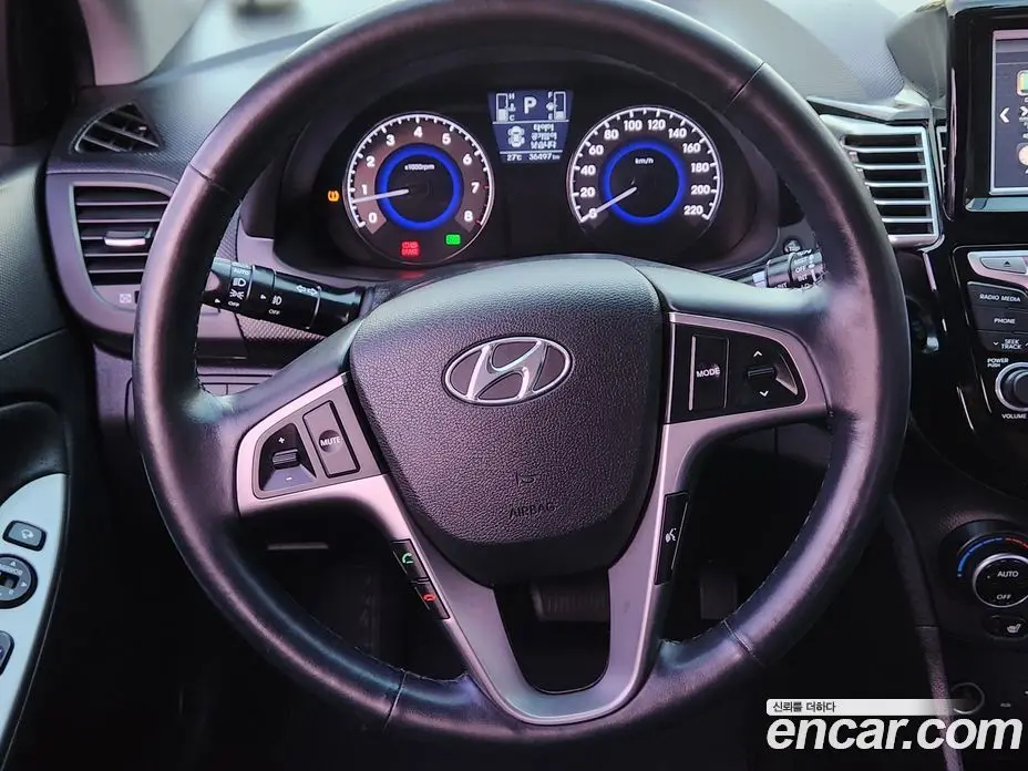Hyundai Accent 2015 1.6 автомат (гидро), фото 9