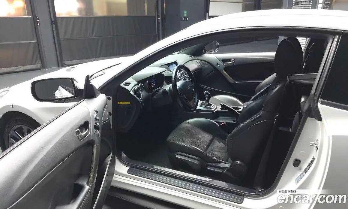 Hyundai Genesis 2012 2.0 механика, фото 10 Hyundai Genesis 2012 2.0 механика, фото 10