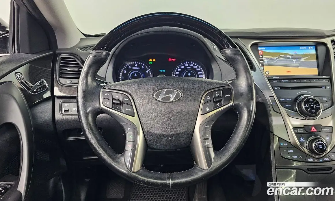 Hyundai Grandeur 2014 3.0 автомат (гидро), фото 13