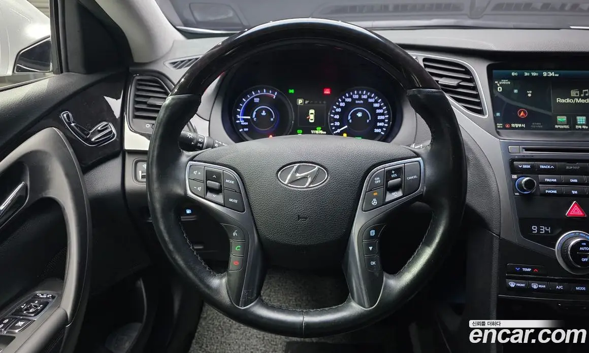 Hyundai Grandeur 2015 2.4 автомат (гидро), фото 13 Hyundai Grandeur 2015 2.4 автомат (гидро), фото 13