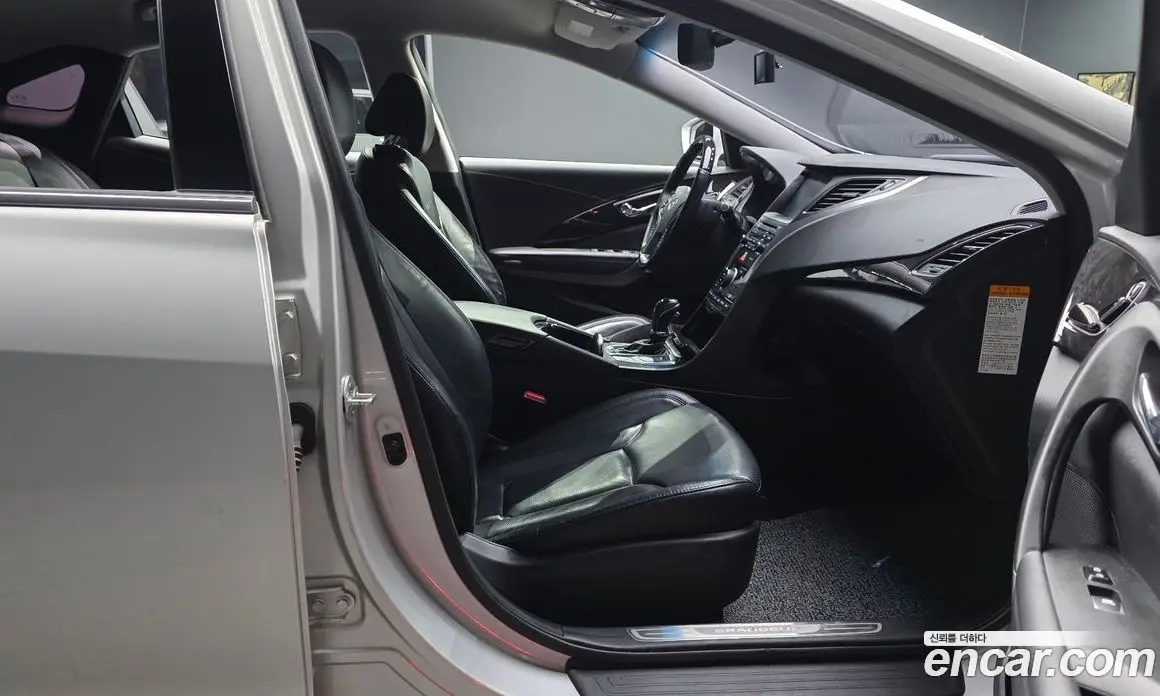 Hyundai Grandeur 2015 2.4 автомат (гидро), фото 10 Hyundai Grandeur 2015 2.4 автомат (гидро), фото 10