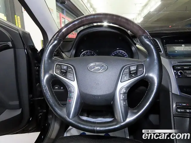 Hyundai Grandeur 2016 3.0 автомат (гидро), миниатюра 8