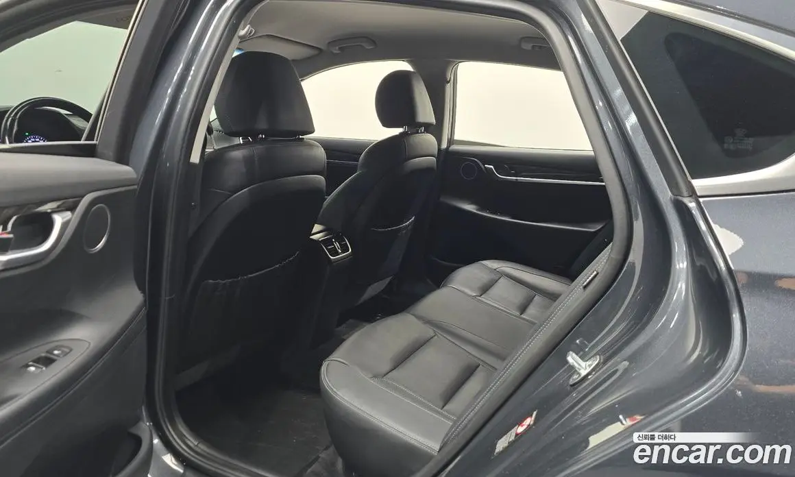 Hyundai Grandeur 2017 2.4 автомат (гидро), фото 16 Hyundai Grandeur 2017 2.4 автомат (гидро), фото 16