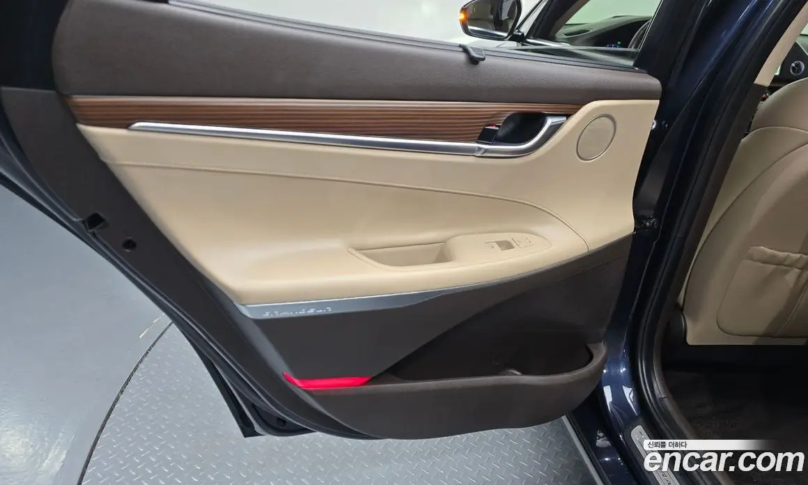 Hyundai Grandeur 2017 2.2 автомат (гидро), фото 14
