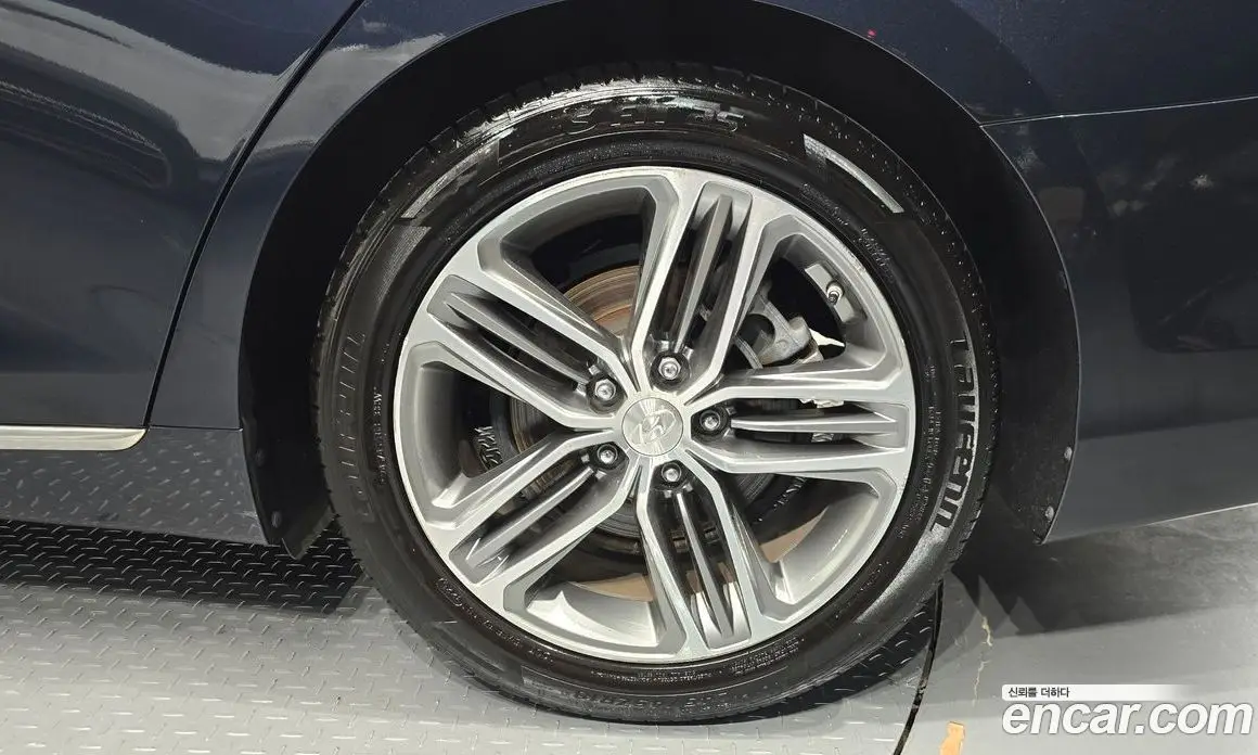 Hyundai Grandeur 2017 2.2 автомат (гидро), фото 6