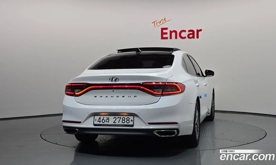 Hyundai Grandeur 2017 2.4 автомат (гидро), фото 4 Hyundai Grandeur 2017 2.4 автомат (гидро), фото 4