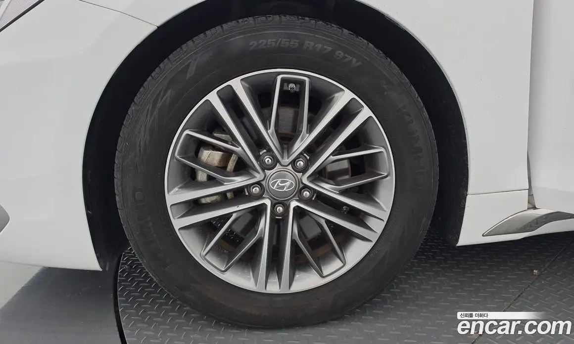 Hyundai Grandeur 2017 2.4 автомат (гидро), фото 5 Hyundai Grandeur 2017 2.4 автомат (гидро), фото 5