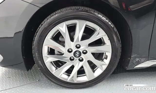 Hyundai Grandeur 2018 2.4 автомат (гидро), миниатюра 5