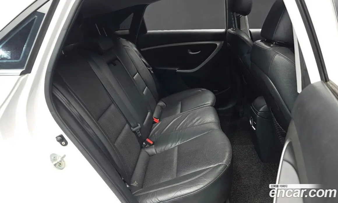 Hyundai i30 2013 1.6 автомат (гидро), фото 12 Hyundai i30 2013 1.6 автомат (гидро), фото 12