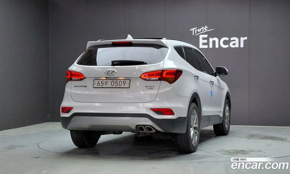 Hyundai Santa Fe 2015 2.2 автомат (гидро), фото 4 Hyundai Santa Fe 2015 2.2 автомат (гидро), фото 4