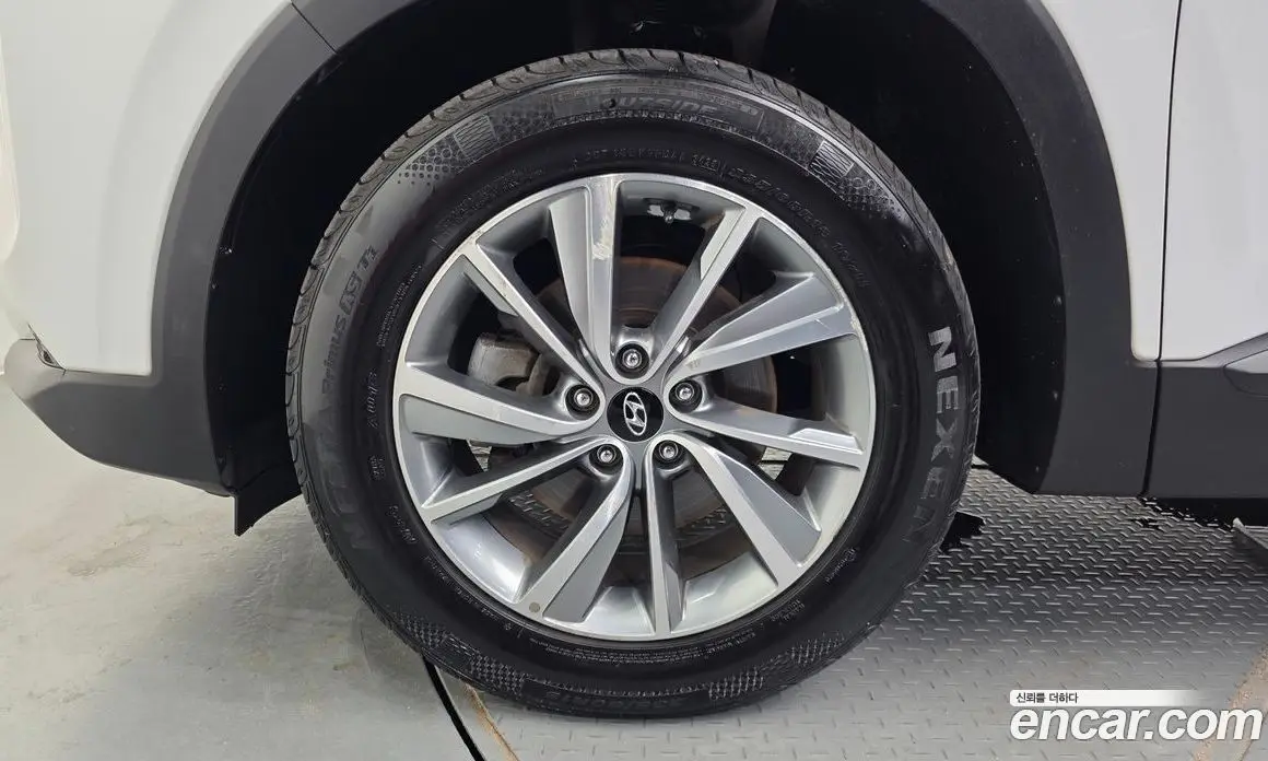 Hyundai Santa Fe 2018 2.0 автомат (гидро), фото 5