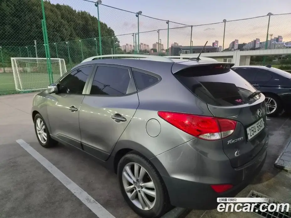 Hyundai Tucson 2010 2.0 автомат (гидро), фото 6