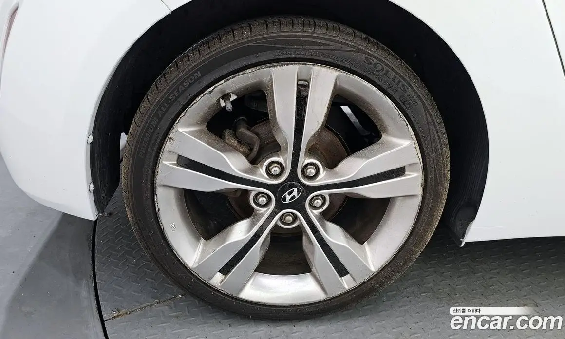 Hyundai Veloster 2011 1.6 автомат (гидро), фото 5