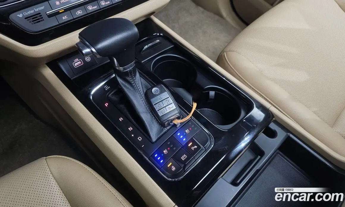 Kia Carnival 2017 2.2 автомат (гидро), фото 9