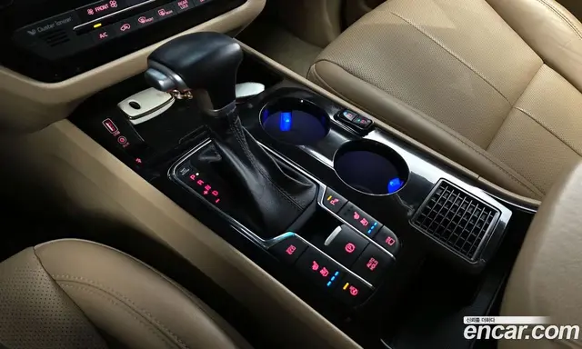 Kia Carnival 2020 2.2 автомат (гидро), миниатюра 12