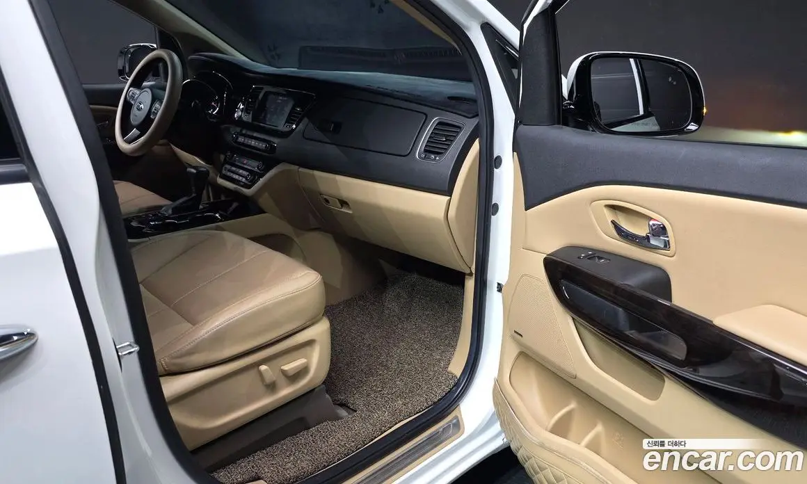 Kia Carnival 2020 2.2 автомат (гидро), фото 16