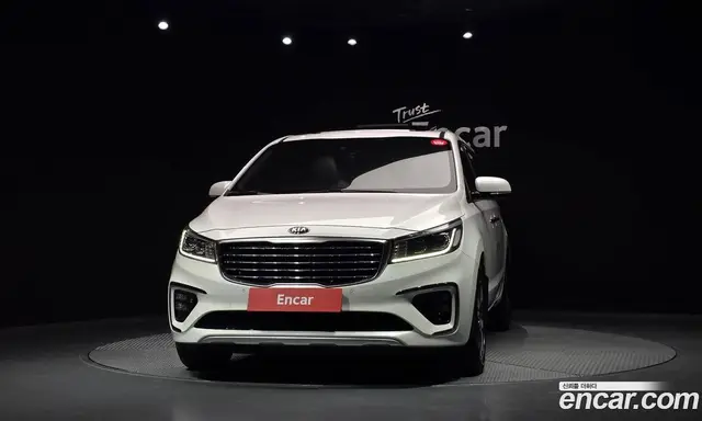 Kia Carnival 2020 2.2 автомат (гидро), миниатюра 3