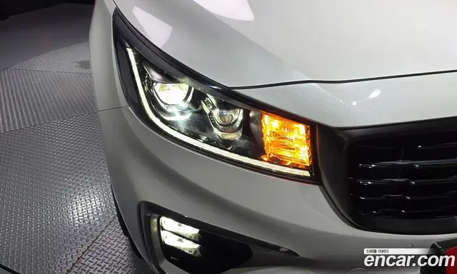 Kia Carnival 2020 2.2 автомат (гидро), миниатюра 8