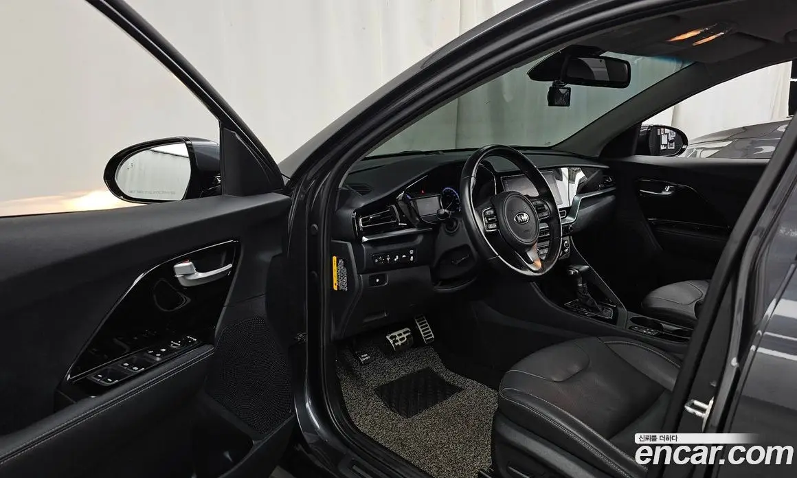 Kia Niro 2019 1.6 автомат (гидро), фото 10